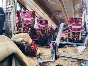 নাটোরের বড়াইগ্রামে বাস–বালুবোঝাই ট্রাকের মুখোমুখি সংঘর্ষ, নিহতের সংখ্যা নিয়ে ভিন্ন তথ্যনিউজ: নাটোর প্রতিনিধিসংযোগ বাংলা টিভিসংযোগ বাংলা নিউজ ডট কম